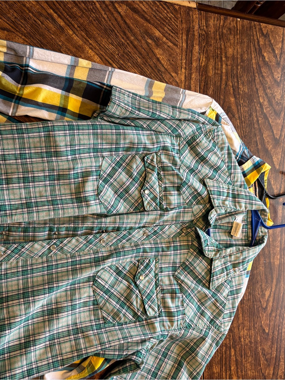 2 Pearl snap Wrangler Green and White Plaid Casual Button Down Shirts